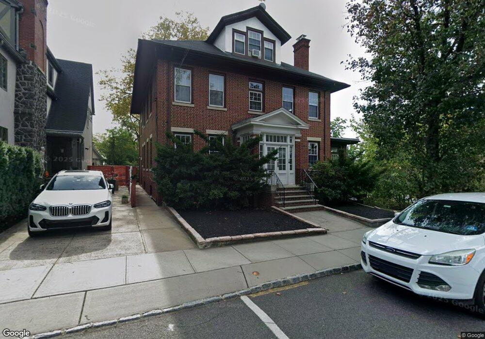 8 Kingswood Rd unit 1, Weehawken, NJ 07086 - photo 1