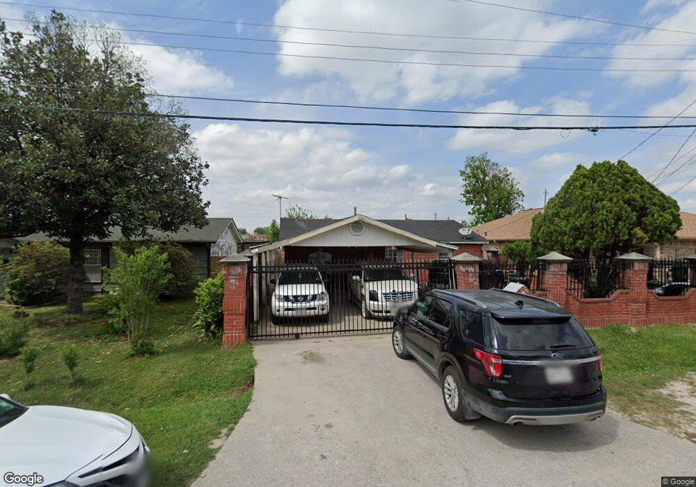 327 Wynell St, Houston, TX 77022 - photo 1