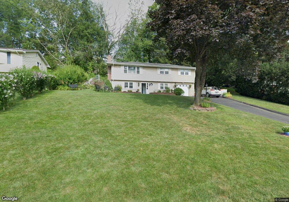 82 Lynn Dr, Meriden, CT 06451 - photo 1