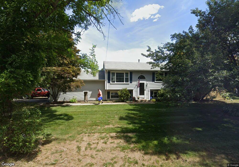 596 Commonwealth Ave, Warwick, RI 02886 - photo 1