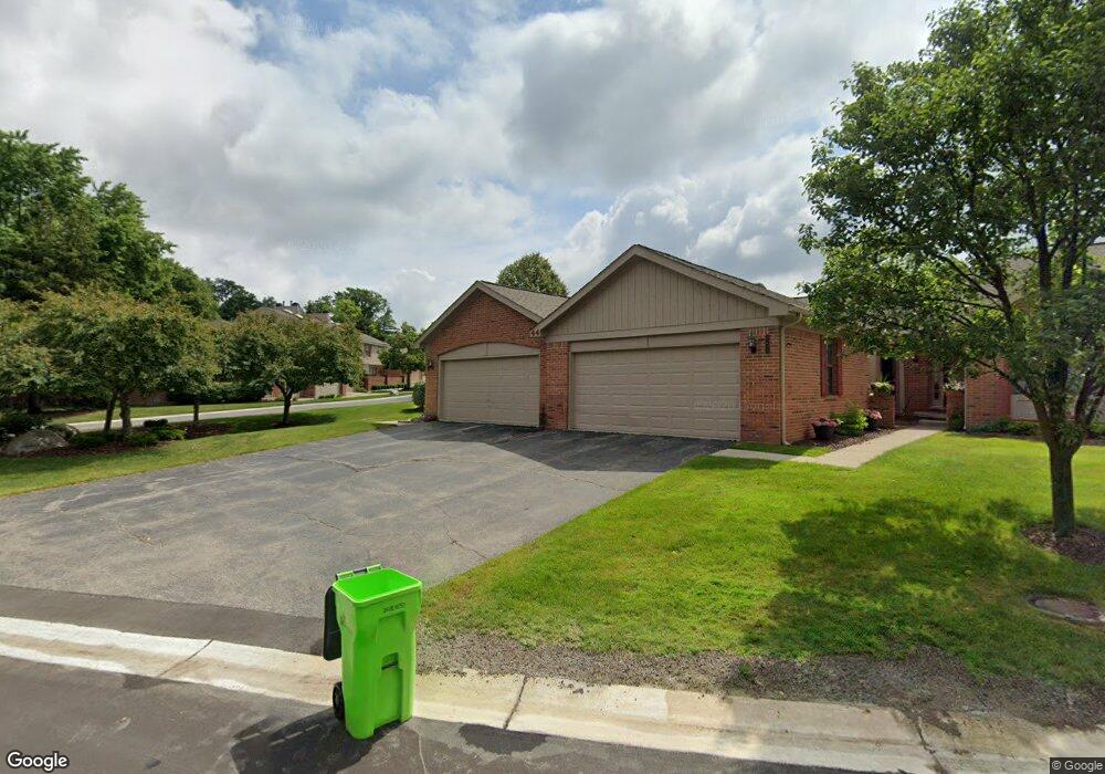 7242 Huntcliff unit 73, West Bloomfield, MI 48322 - photo 1
