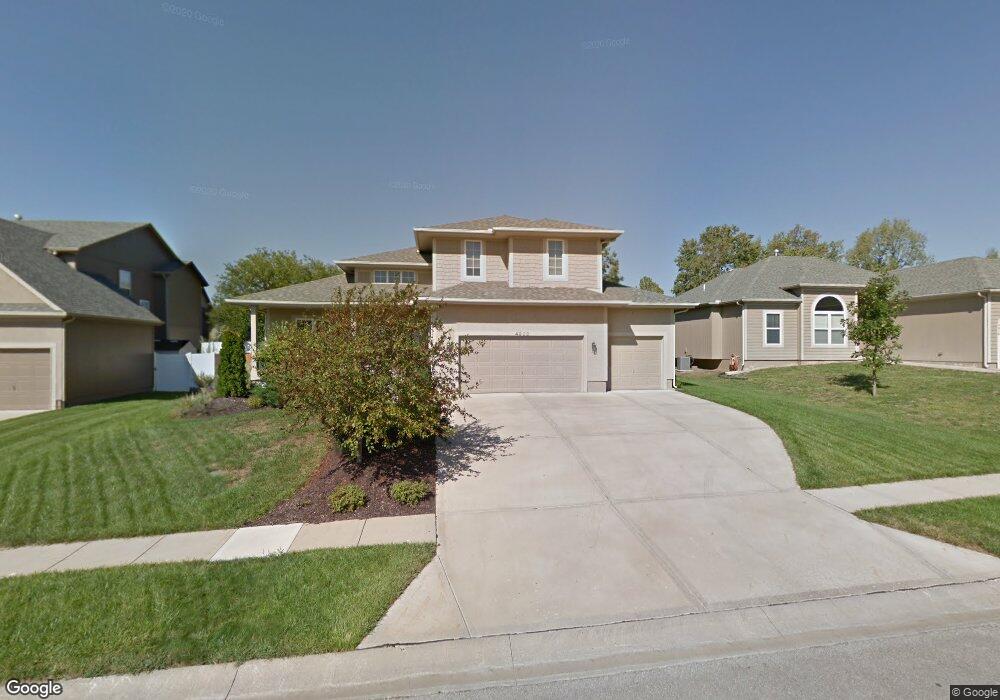 4922 Theden St, Shawnee, KS 66218 - photo 1