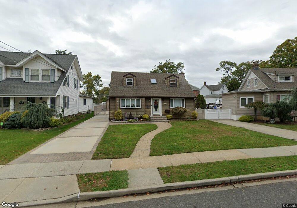 67 7th St, Valley Stream, NY 11581 - photo 1