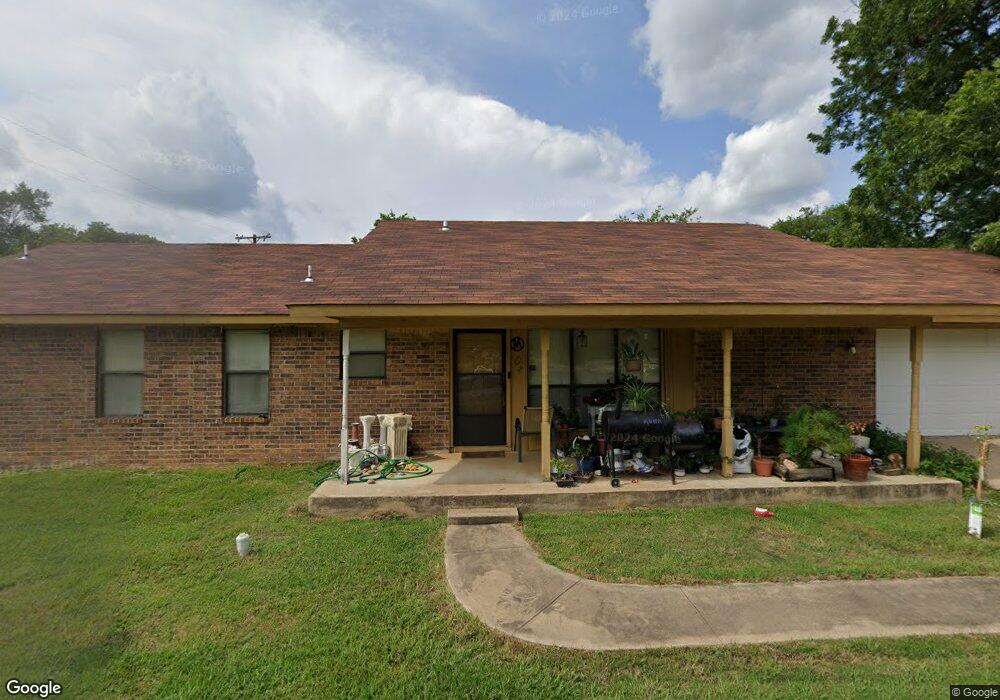 102 E Kiamichi St, Hugo, OK 74743 - photo 1