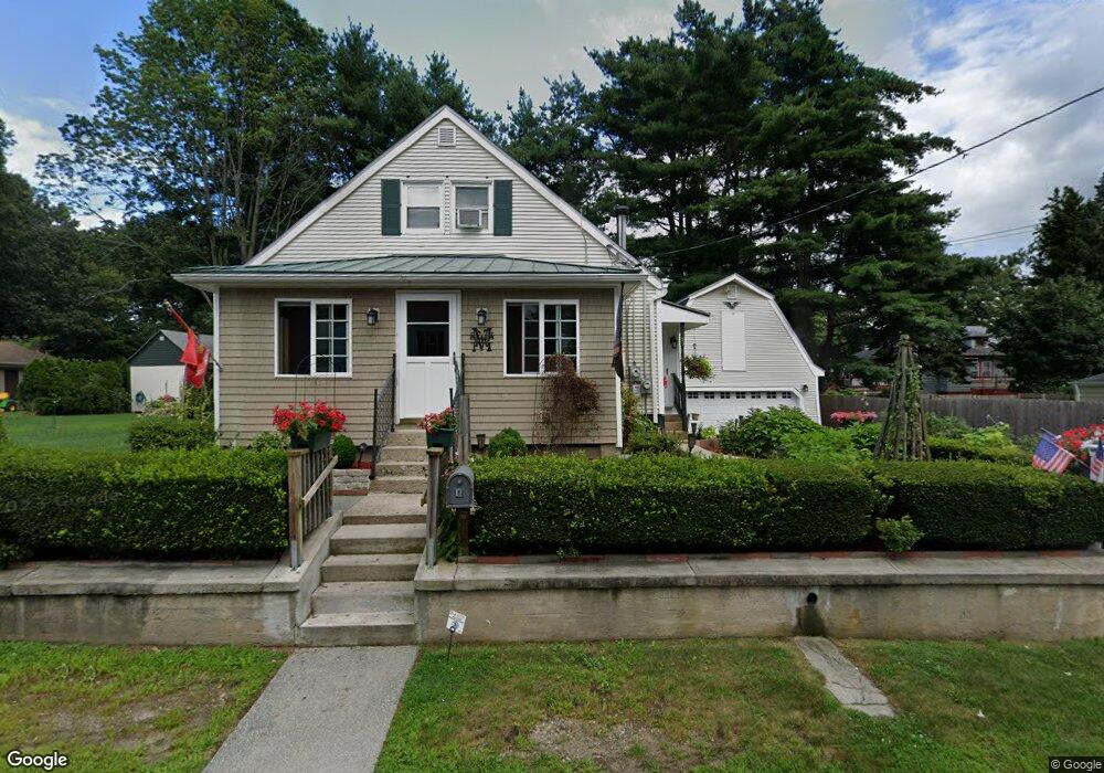 33 Crest Rd, Woonsocket, RI 02895 - photo 1