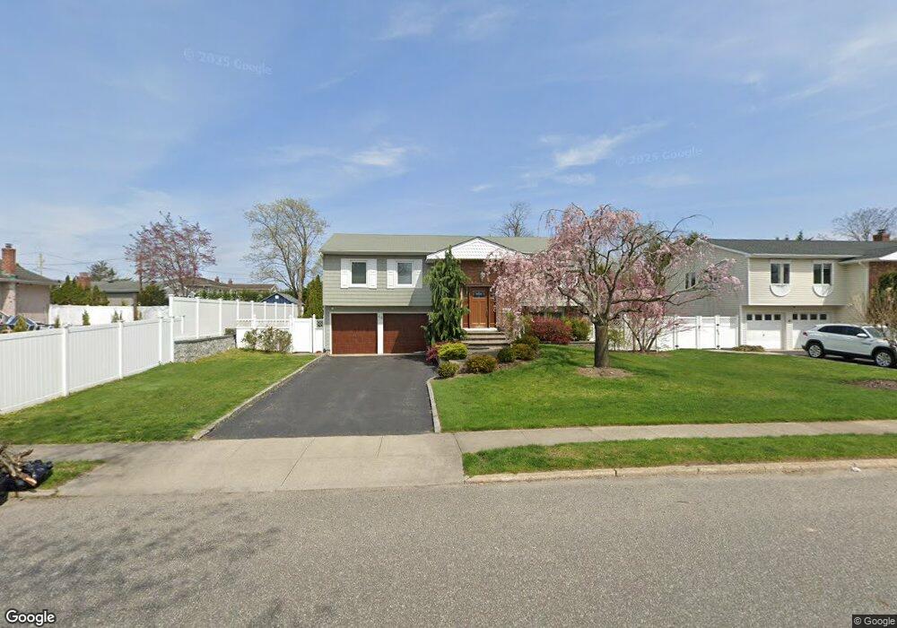 43 Havemeyer Ln, ComMacK, NY 11725 - photo 1