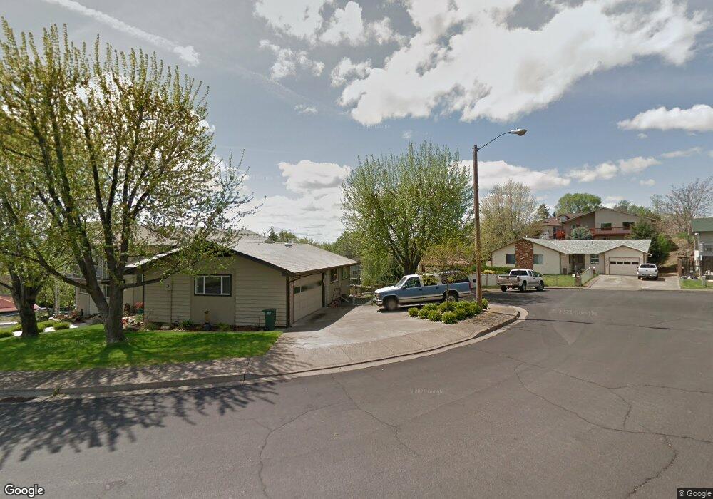 715 NW 3rd Dr, Pendleton, OR 97801 - photo 1