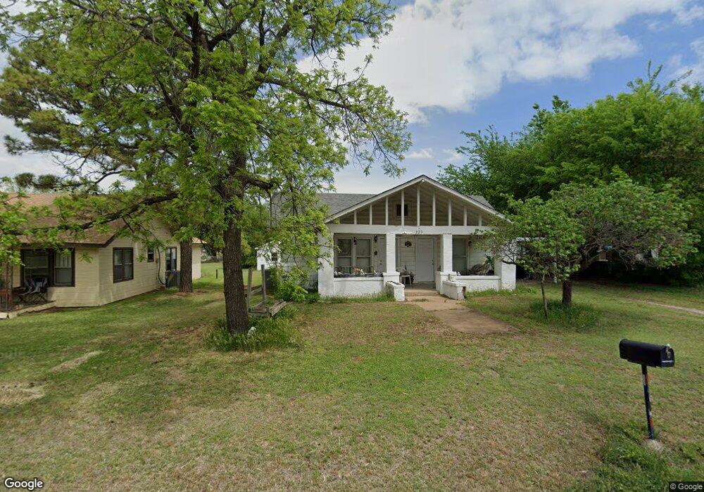 223 W Walnut Ave, Duncan, OK 73533 - photo 1