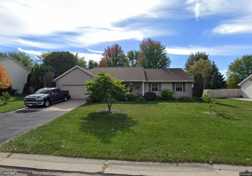 w 5455 White Clover Cir, Appleton, WI 54915 - photo 1