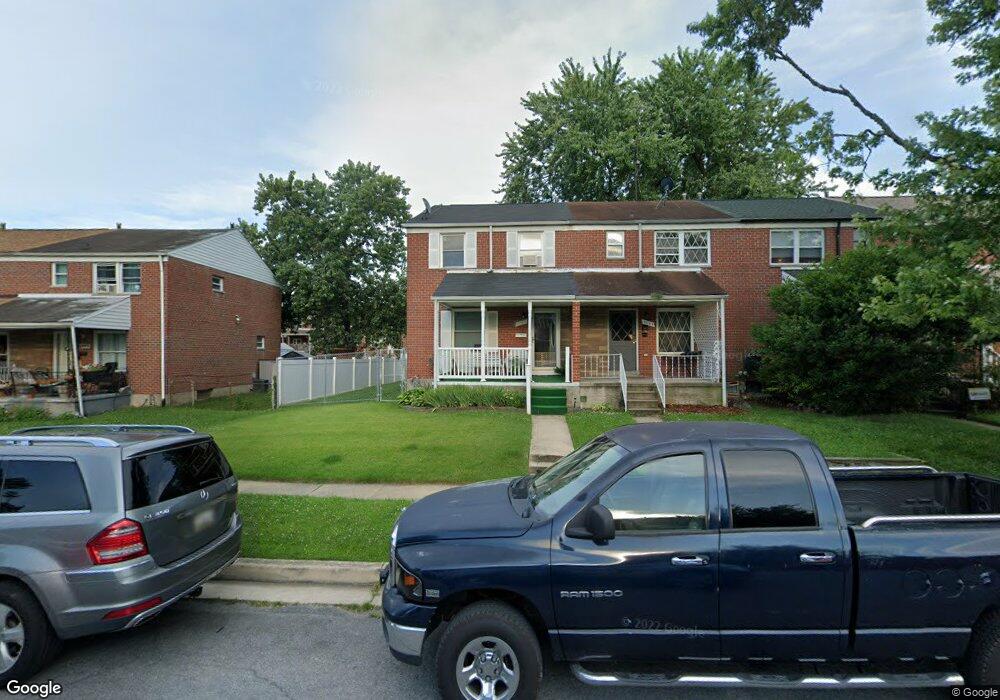 1043 Foxcroft Ln, Essex, MD 21221 - photo 1