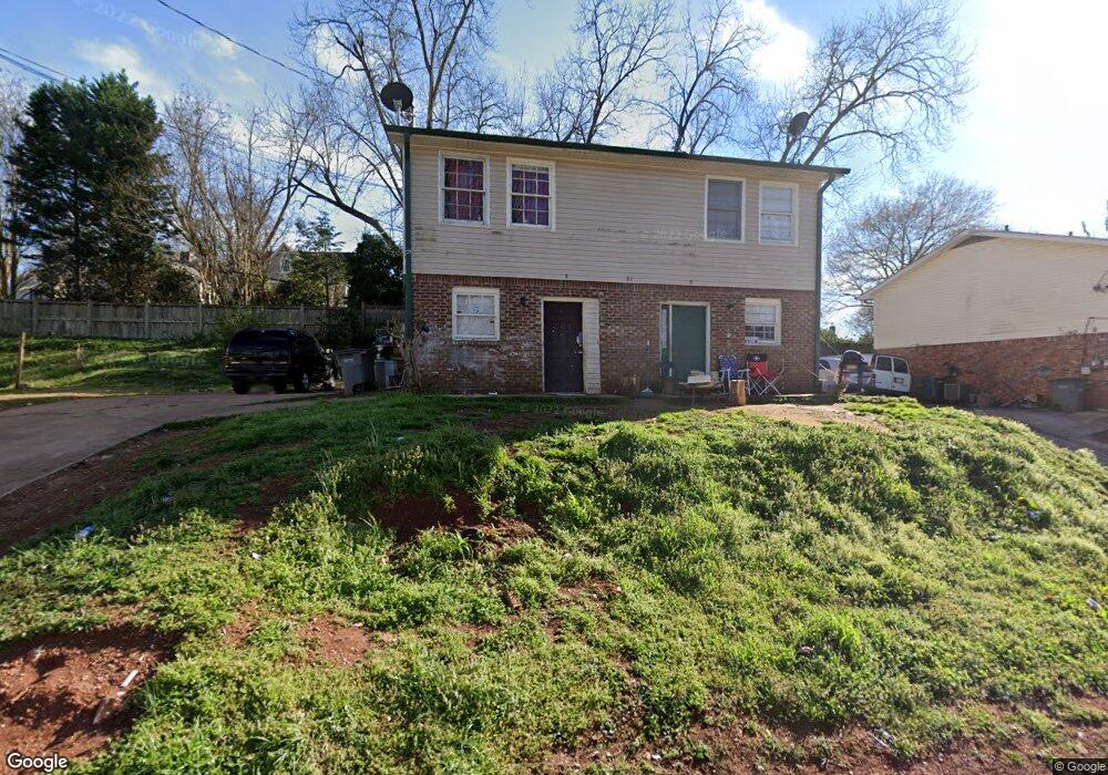 801 Mona Ln, Lagrange, GA 30240 - photo 1