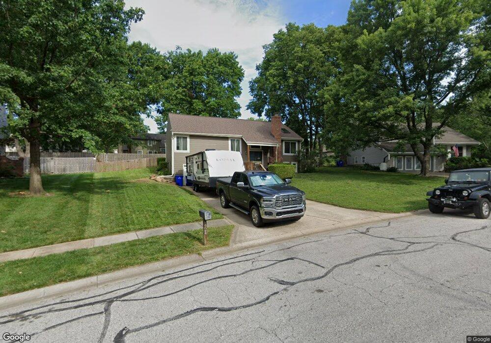 6924 Rene Ct, Shawnee, KS 66216 - photo 1