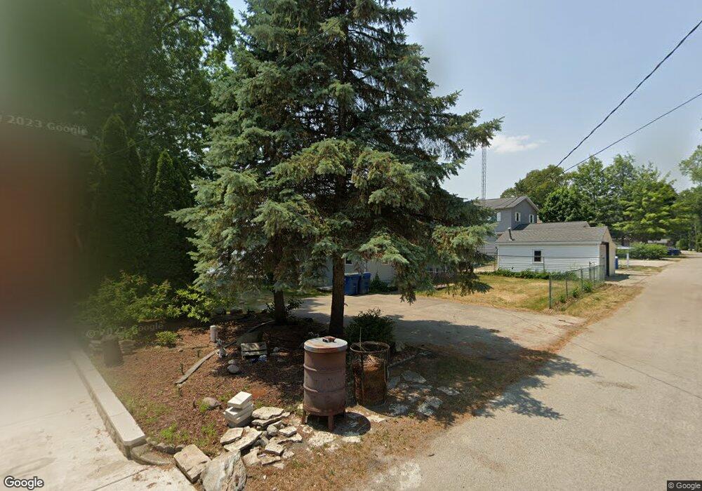 11199 E Pottawatomie Tr, Koontz Lake, IN 46574 - photo 1