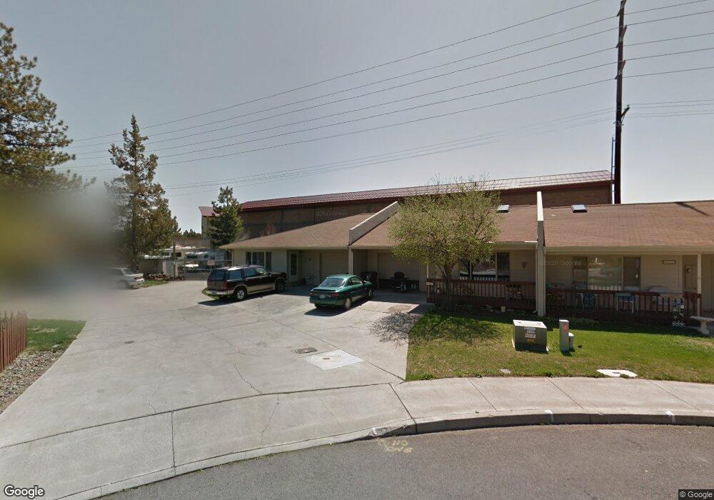 909 SE Stratford Ct, Bend, OR 97702 - photo 1