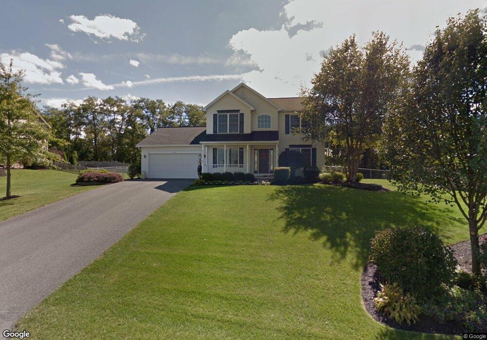 556 Franklin Square Dr, Chambersburg, PA 17201 - photo 1