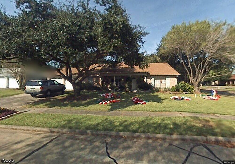 1201 Piney Woods Dr, Friendswood, TX 77546 - photo 1