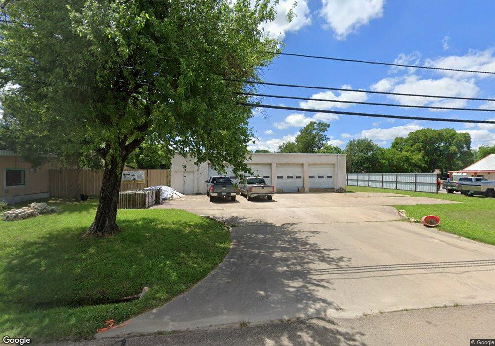 2033 N Center St, Bonham, TX 75418 - photo 1