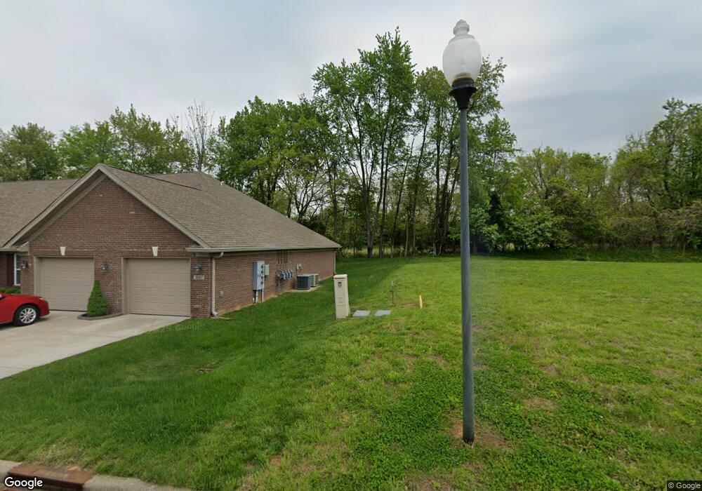 5911 Shepherd Crossing Dr, Louisville, KY 40219 - photo 1