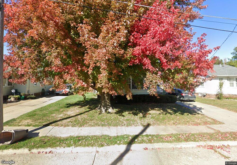 1022 N 5th Ave E, Newton, IA 50208 - photo 1