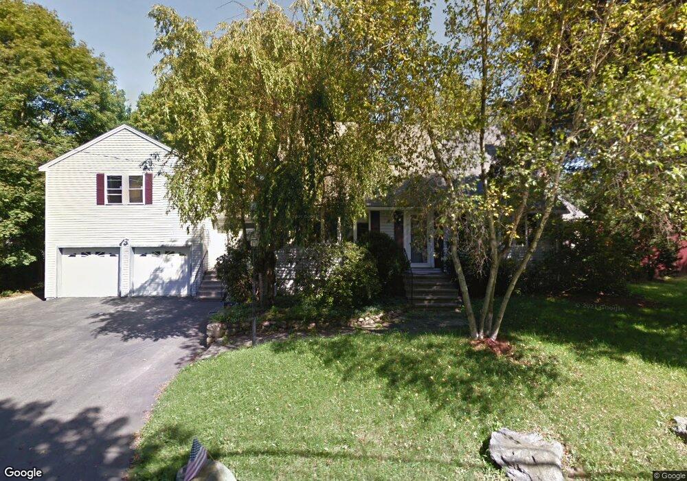 8 Fiske Ln, Natick, MA 01760 - photo 1