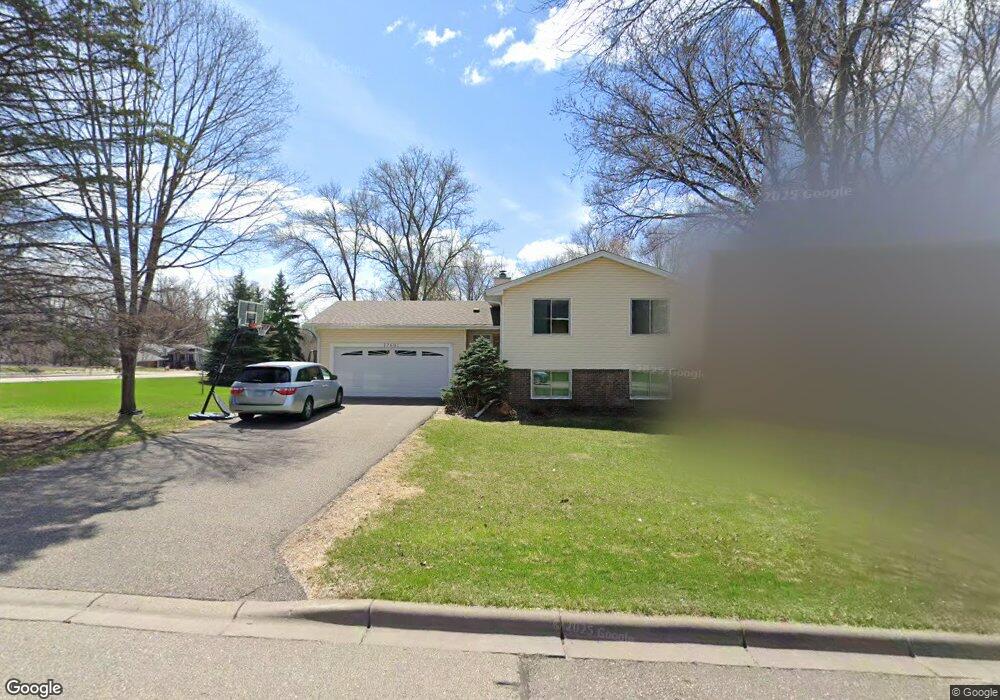 17601 Leemans Dr, Minnetonka, MN 55345 - photo 1