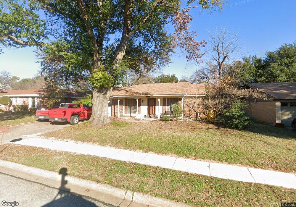 912 Chattanooga Dr, Bedford, TX 76022 - photo 1