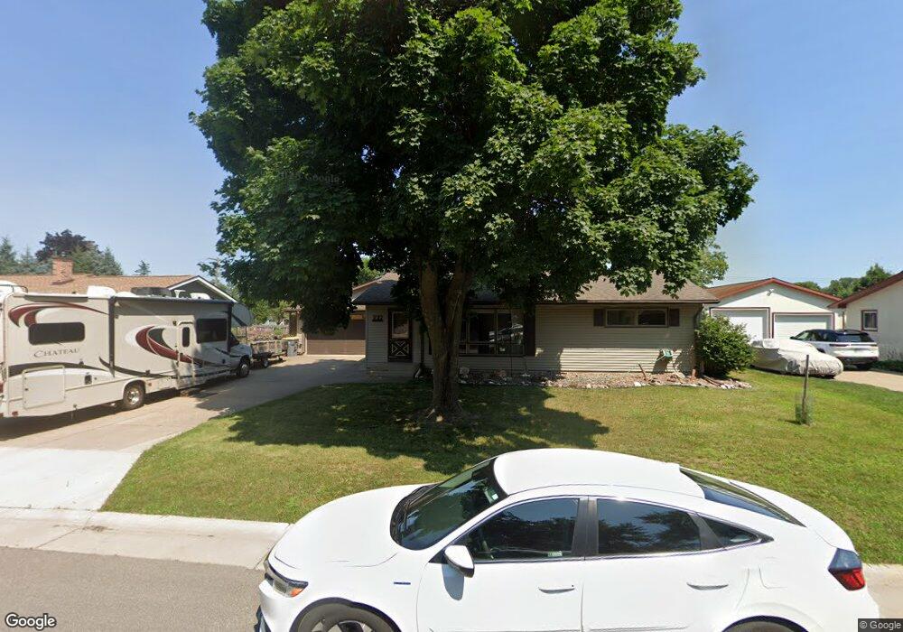 717 Birch St, La Crescent, MN 55947 - photo 1