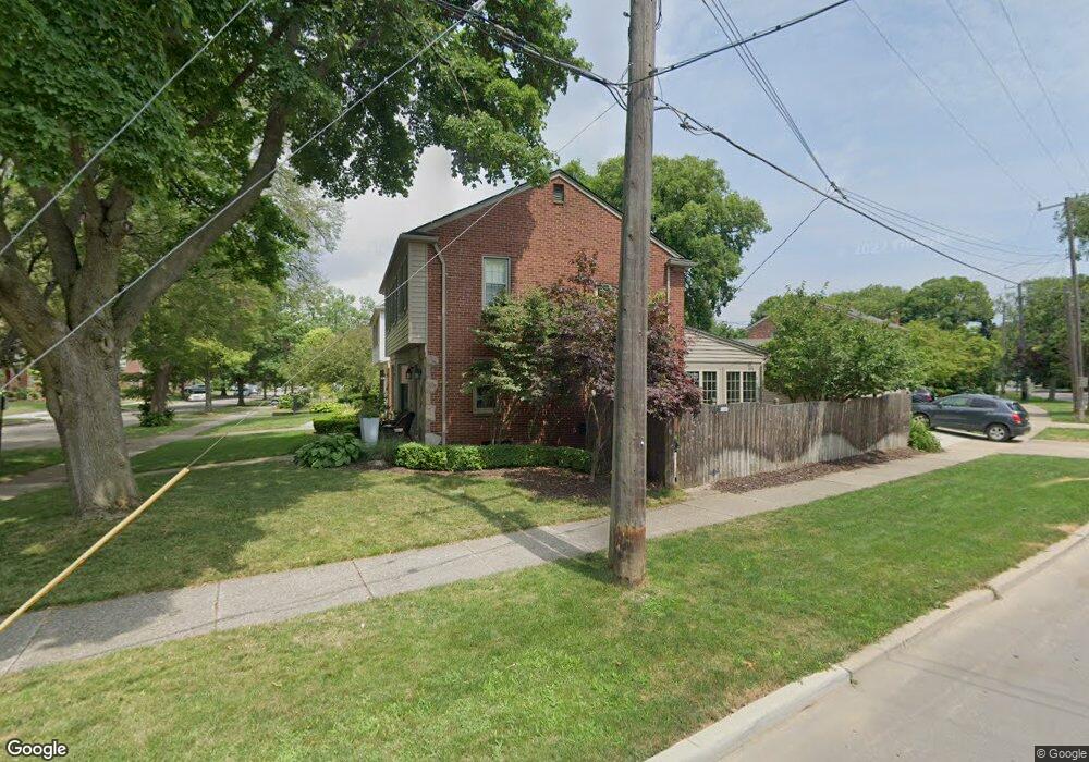 252 Mcmillan Rd, Grosse Pointe Farms, MI 48236 - photo 1