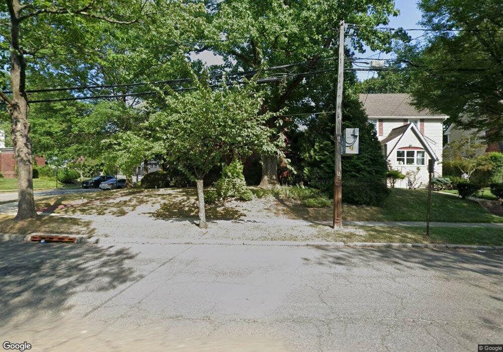 668 Bogert Rd, River Edge, NJ 07661 - photo 1