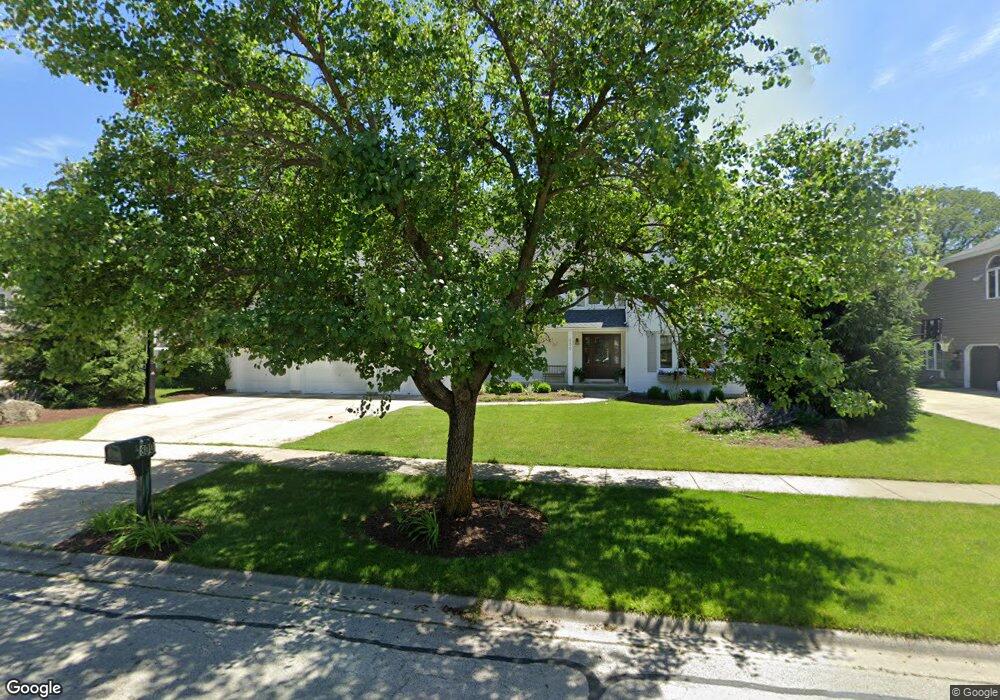 800 Burgess Hill Rd unit 2, Naperville, IL 60565 - photo 1