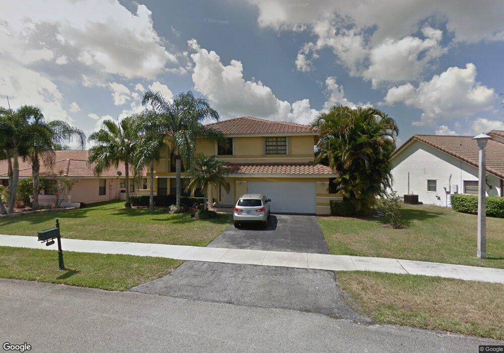 2301 SW 97th Ln, Davie, FL 33324 - photo 1