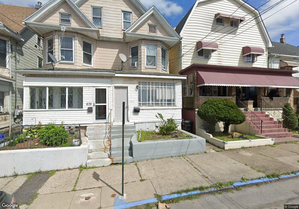 671 N Locust St, Hazleton, PA 18201 - photo 1