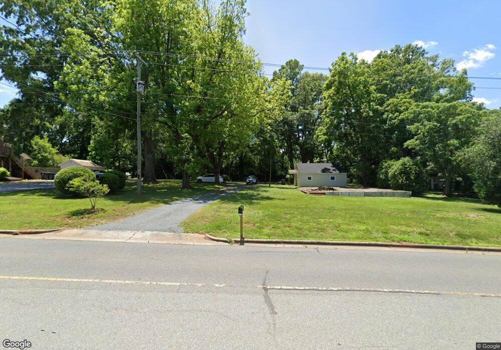 605 West St, Pittsboro, NC 27312 - photo 1