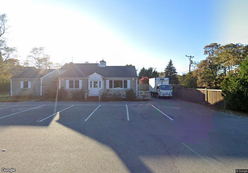 5 Upper Douglas Ln, Vineyard Haven, MA 02568 - photo 1