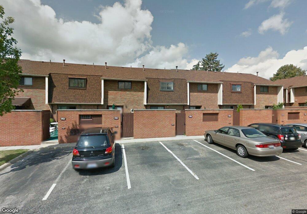 1758 Willoway Cir S, Columbus, OH 43220 - photo 1