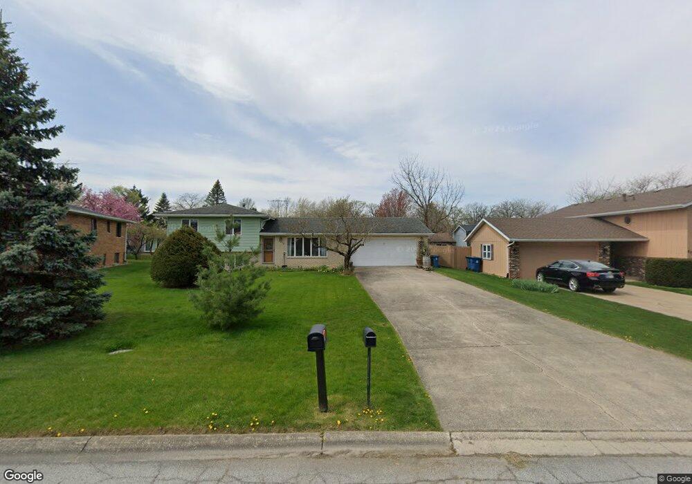 8736 Mathews Ln, Crown Point, IN 46307 - photo 1