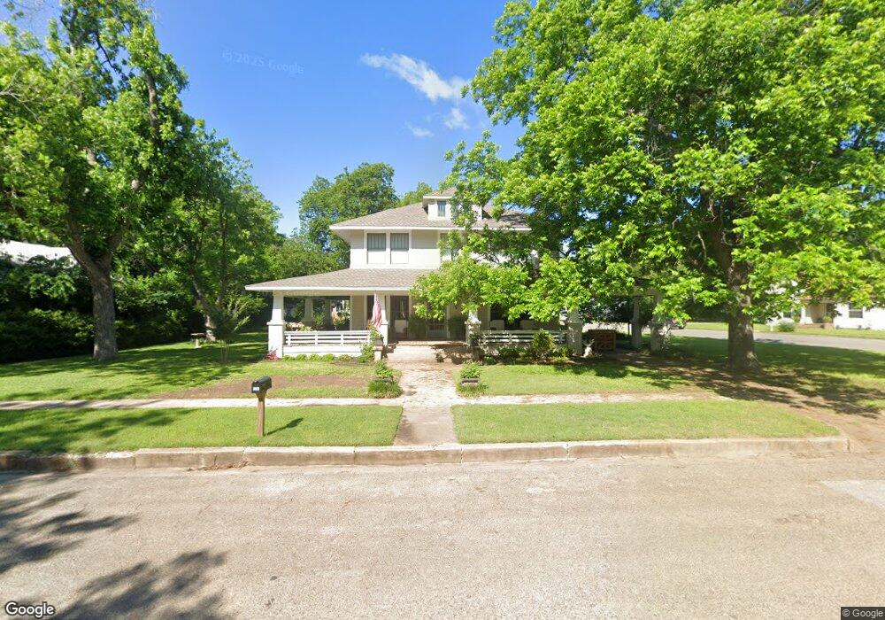 206 Forrest Ave, Cleburne, TX 76033 - photo 1