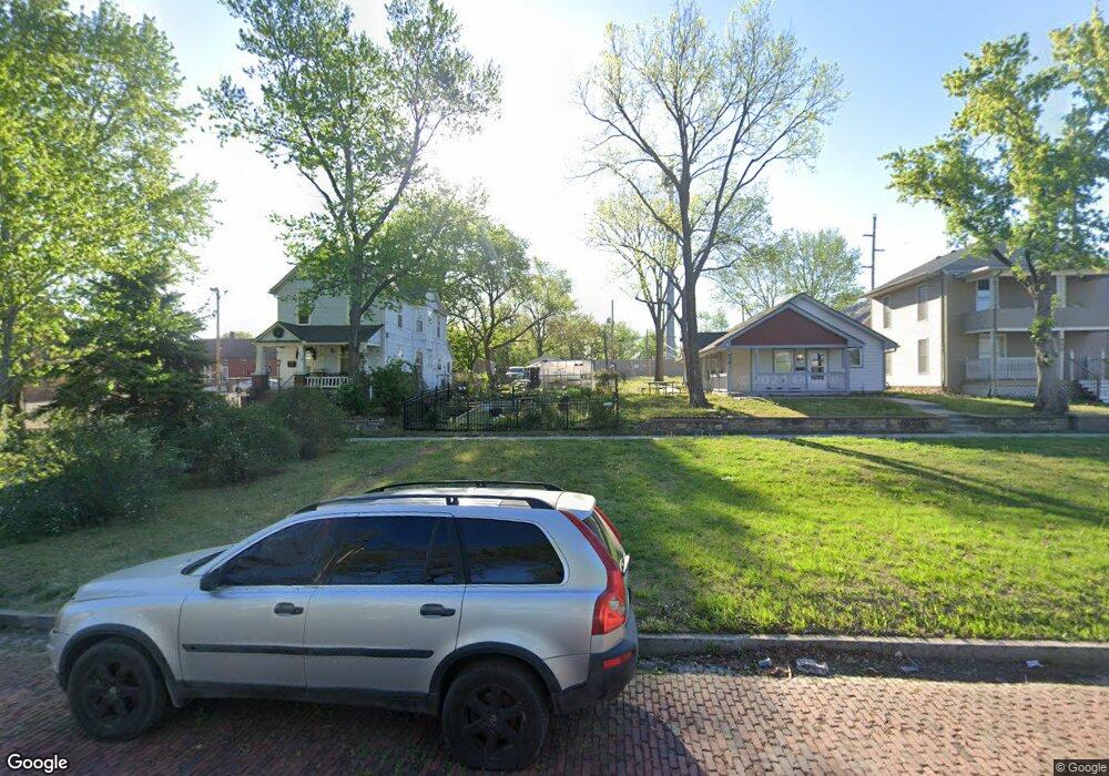 514 SW Western Ave, Topeka, KS 66606 - photo 1