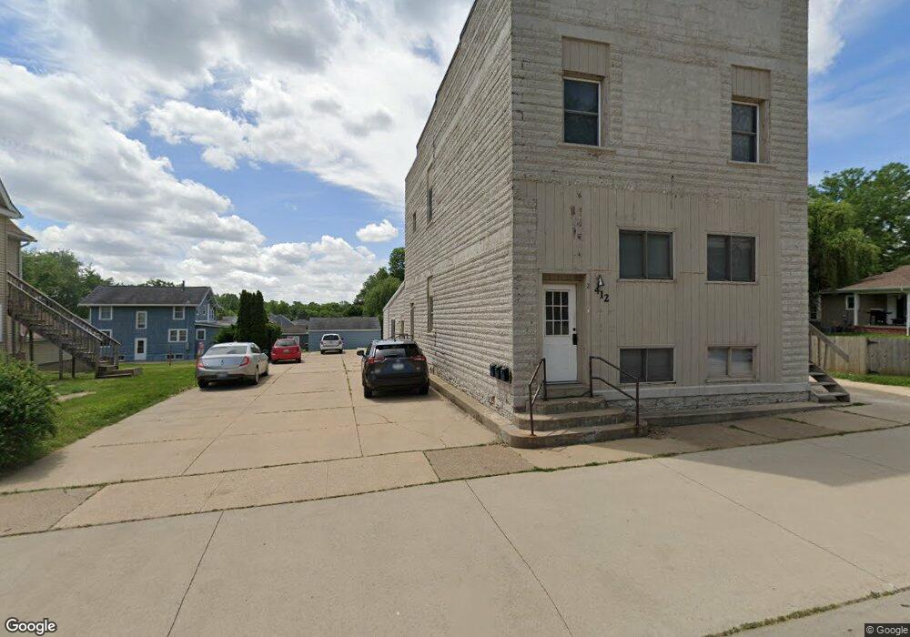 412 W 18th St unit 3, Cedar Falls, IA 50613 - photo 1
