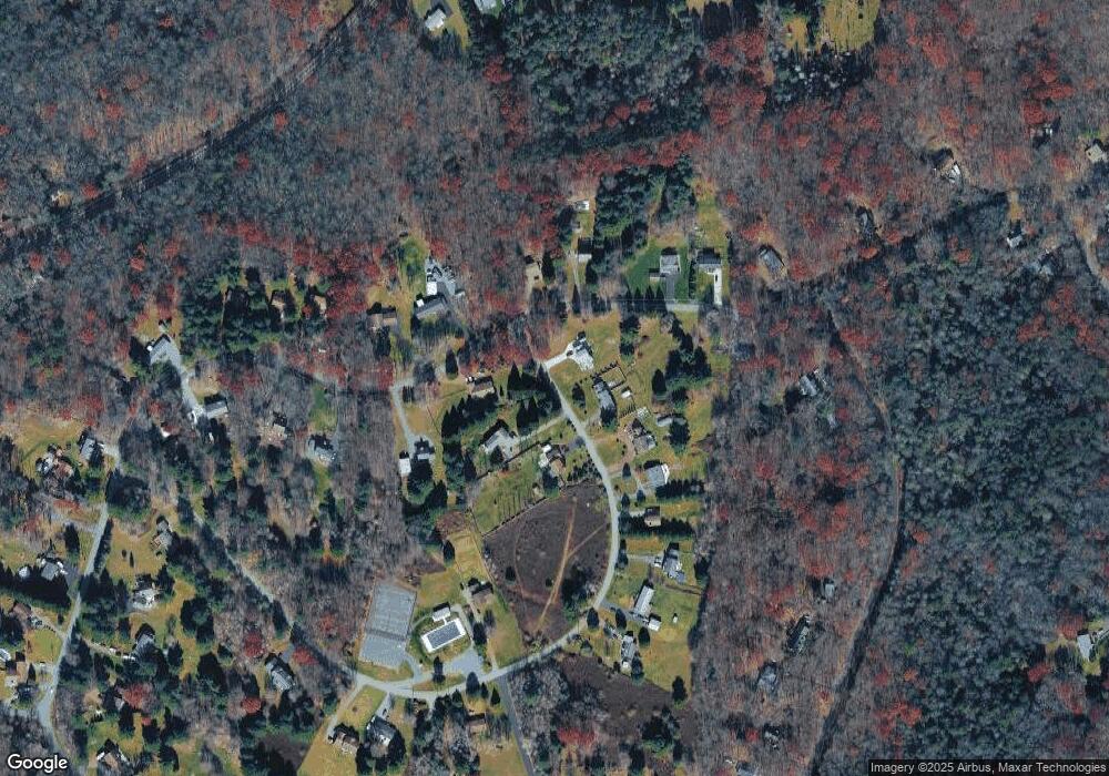 808 Leslie Ln, Jim Thorpe, PA 18229 - photo 1