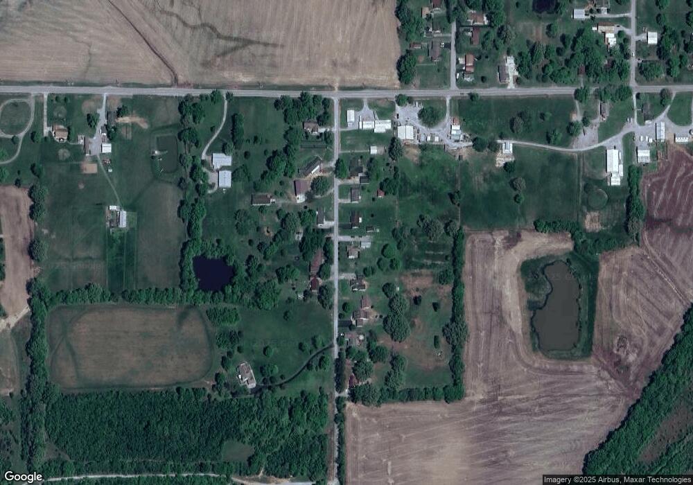 140 Barrett Ln, Harrisburg, IL 62946 - photo 1