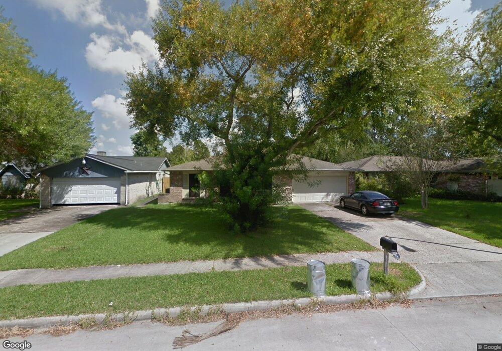 16811 Blackhawk Blvd, Friendswood, TX 77546 - photo 1