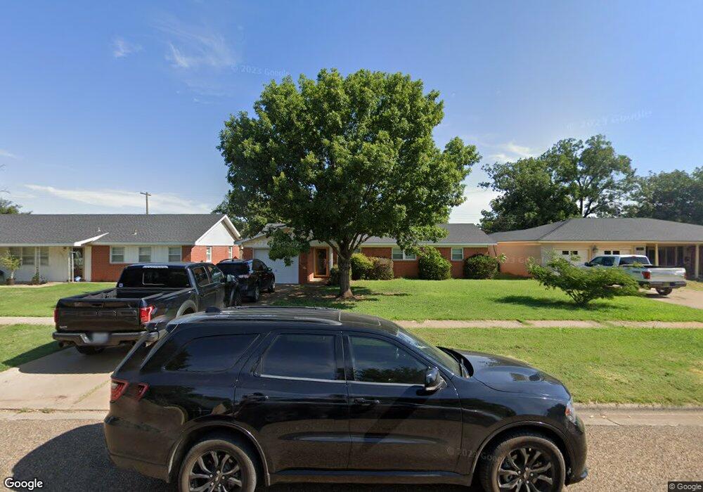 3006 W 18th St, Plainview, TX 79072 - photo 1