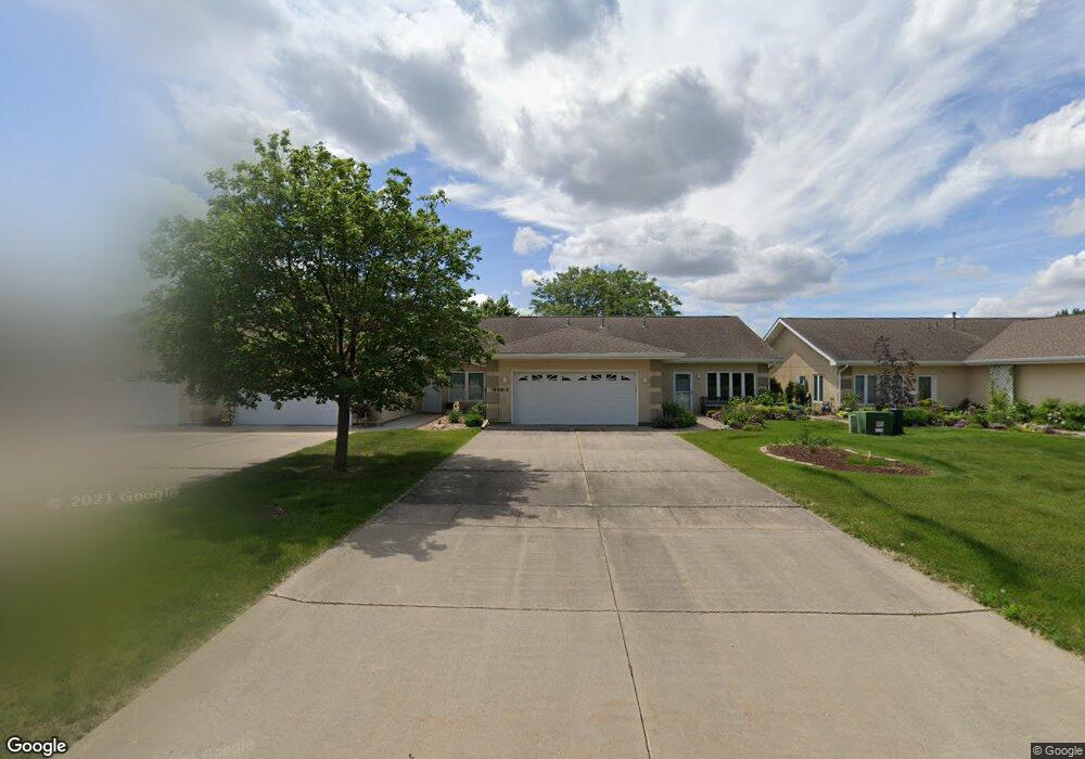 1950 W 18th St unit 3, Cedar Falls, IA 50613 - photo 1