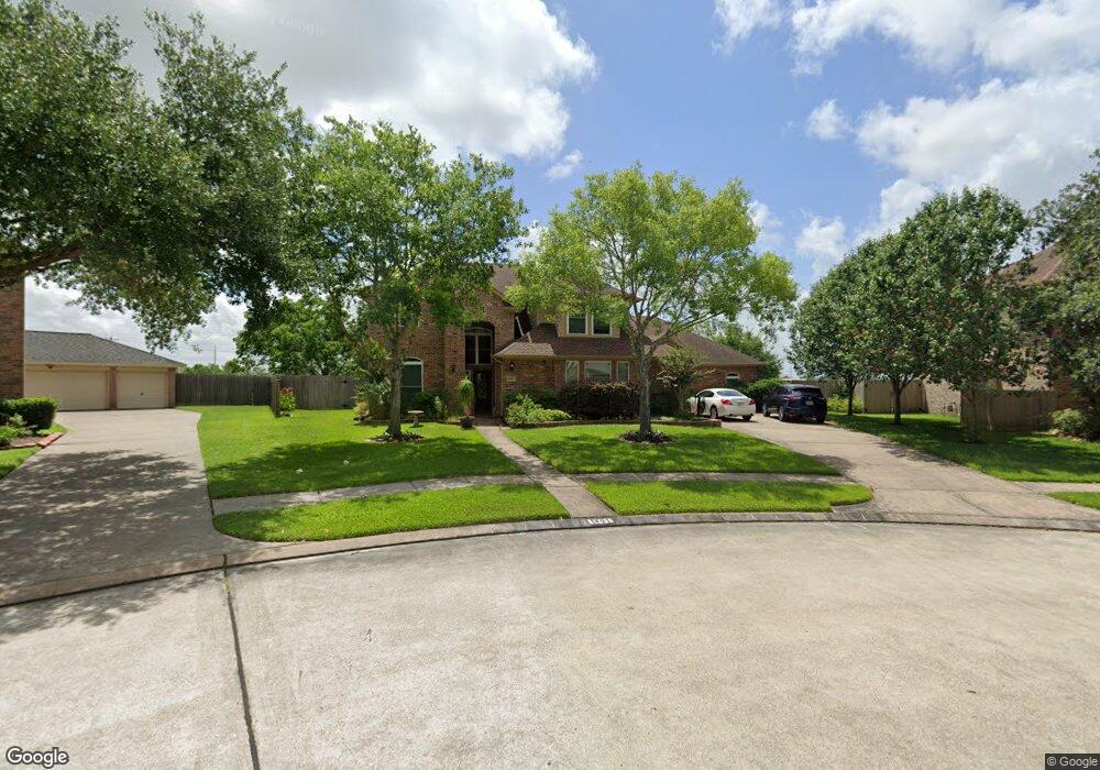 1401 Eagle Falls Dr, Friendswood, TX 77546 - photo 1