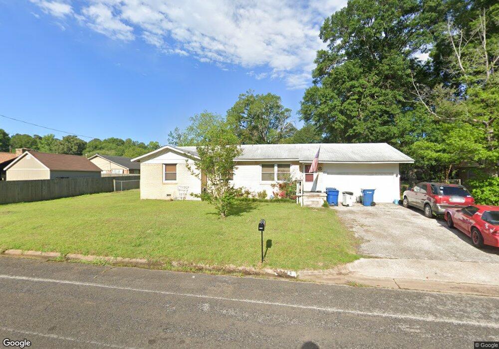 3413 Pinecrest St, Kilgore, TX 75662 - photo 1