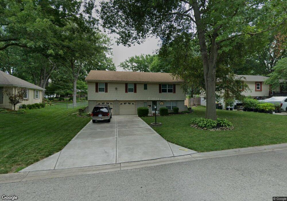 6637 Larsen Ln, Shawnee, KS 66203 - photo 1