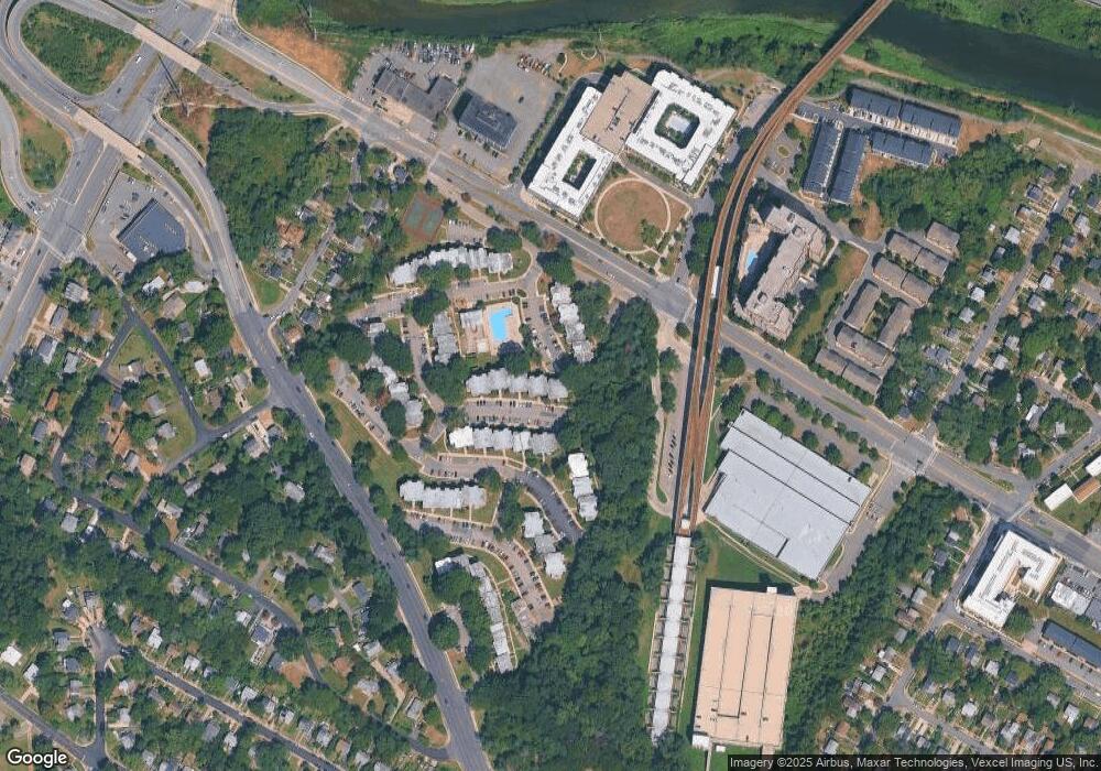 5711 Indian Ct, Alexandria, VA 22303 - photo 1