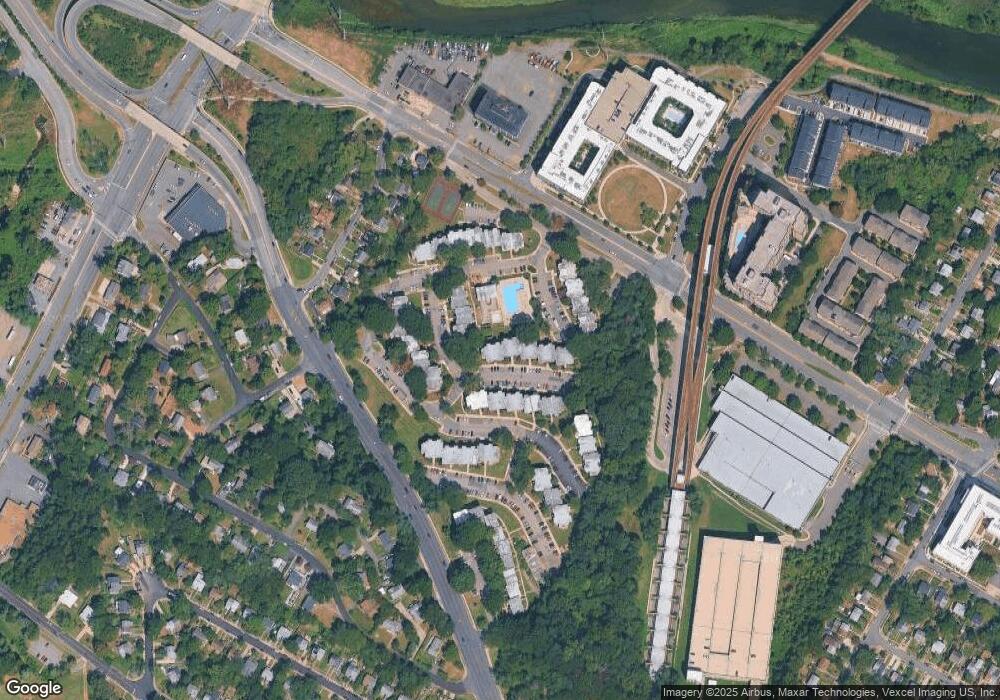 5725 Indian Ct, Alexandria, VA 22303 - photo 1