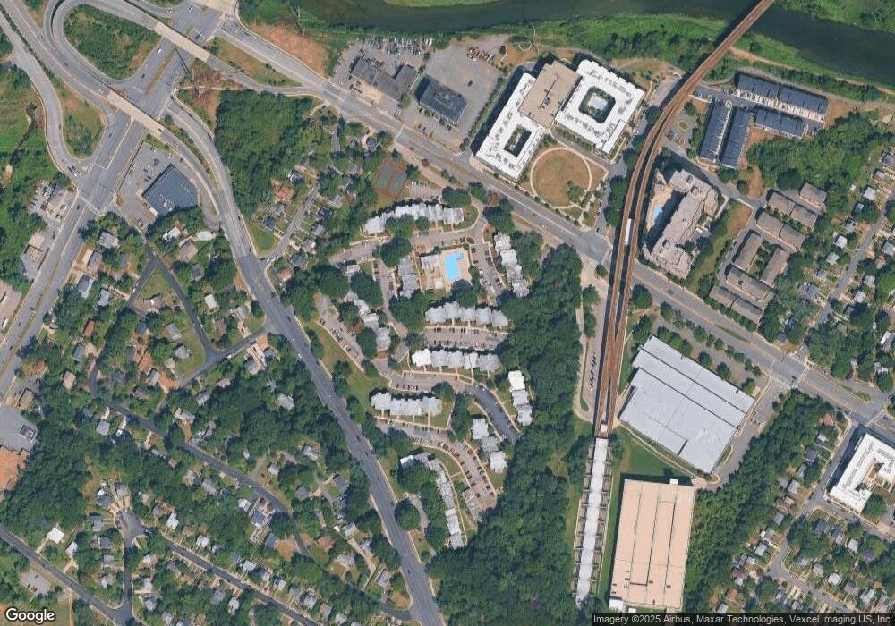 5723 Indian Ct, Alexandria, VA 22303 - photo 1